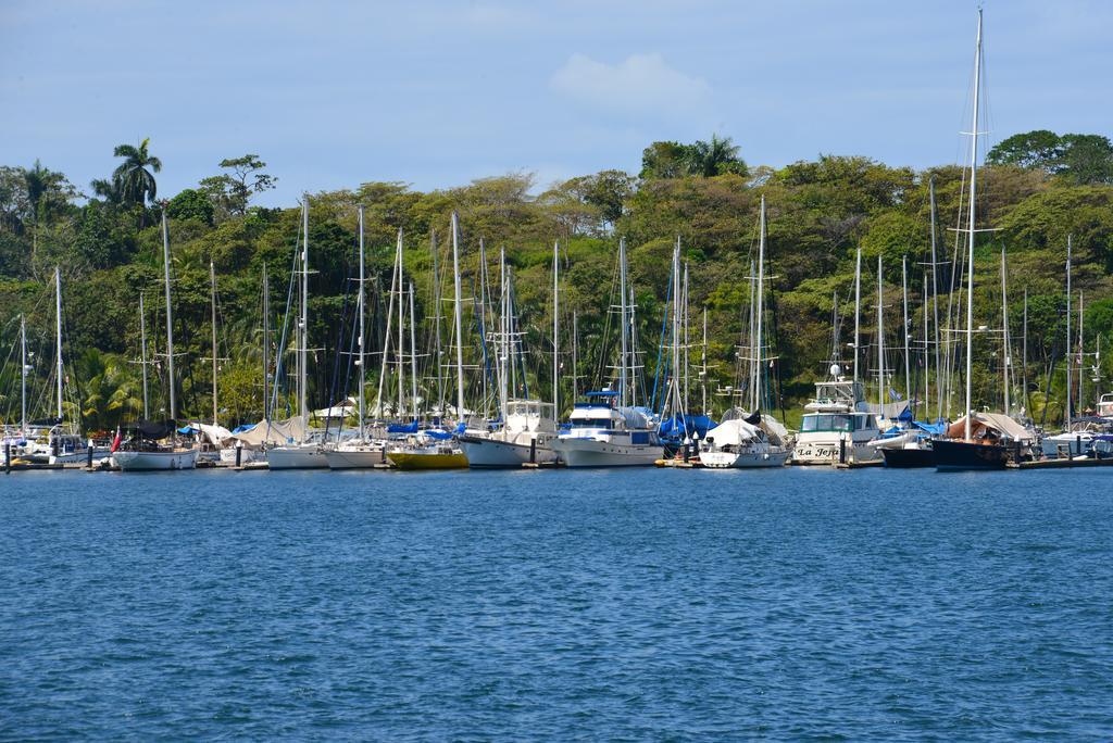 Hotel Olas Bocas del Toro Exterior photo