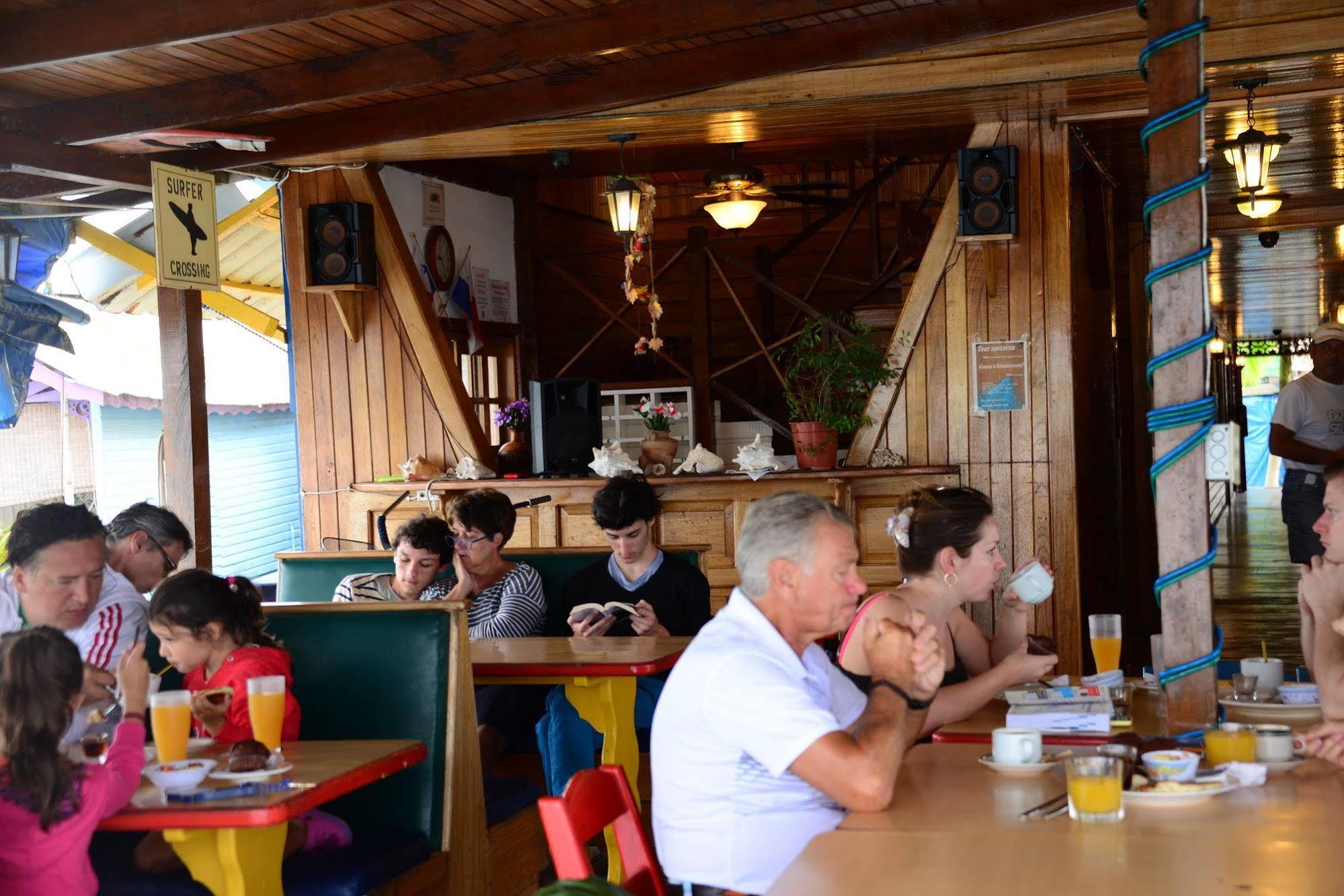 Hotel Olas Bocas del Toro Exterior photo
