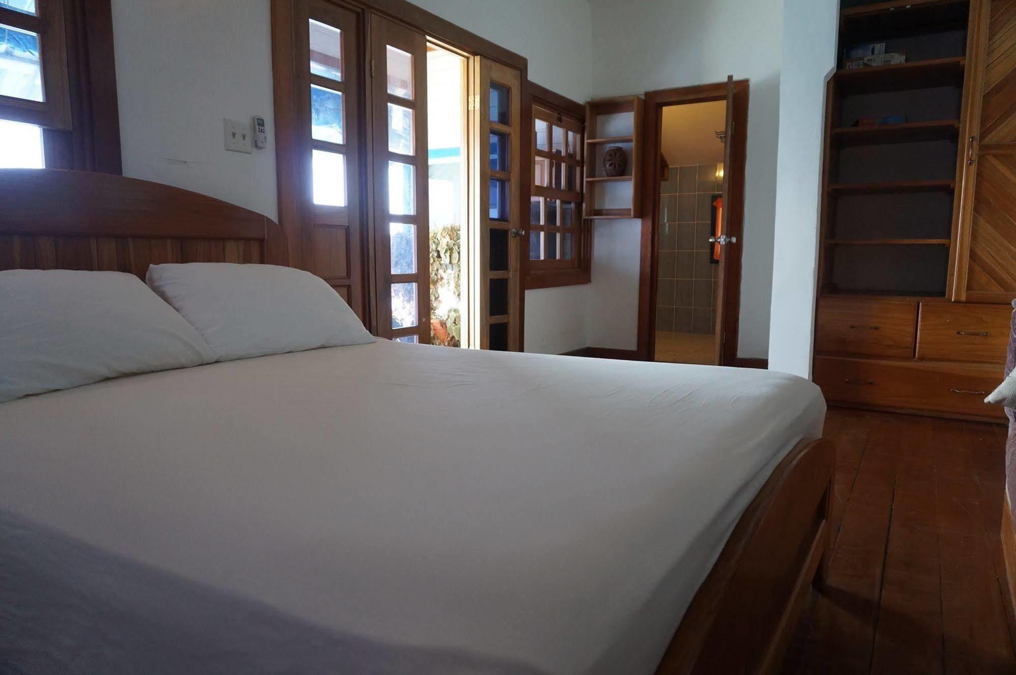 Hotel Olas Bocas del Toro Exterior photo