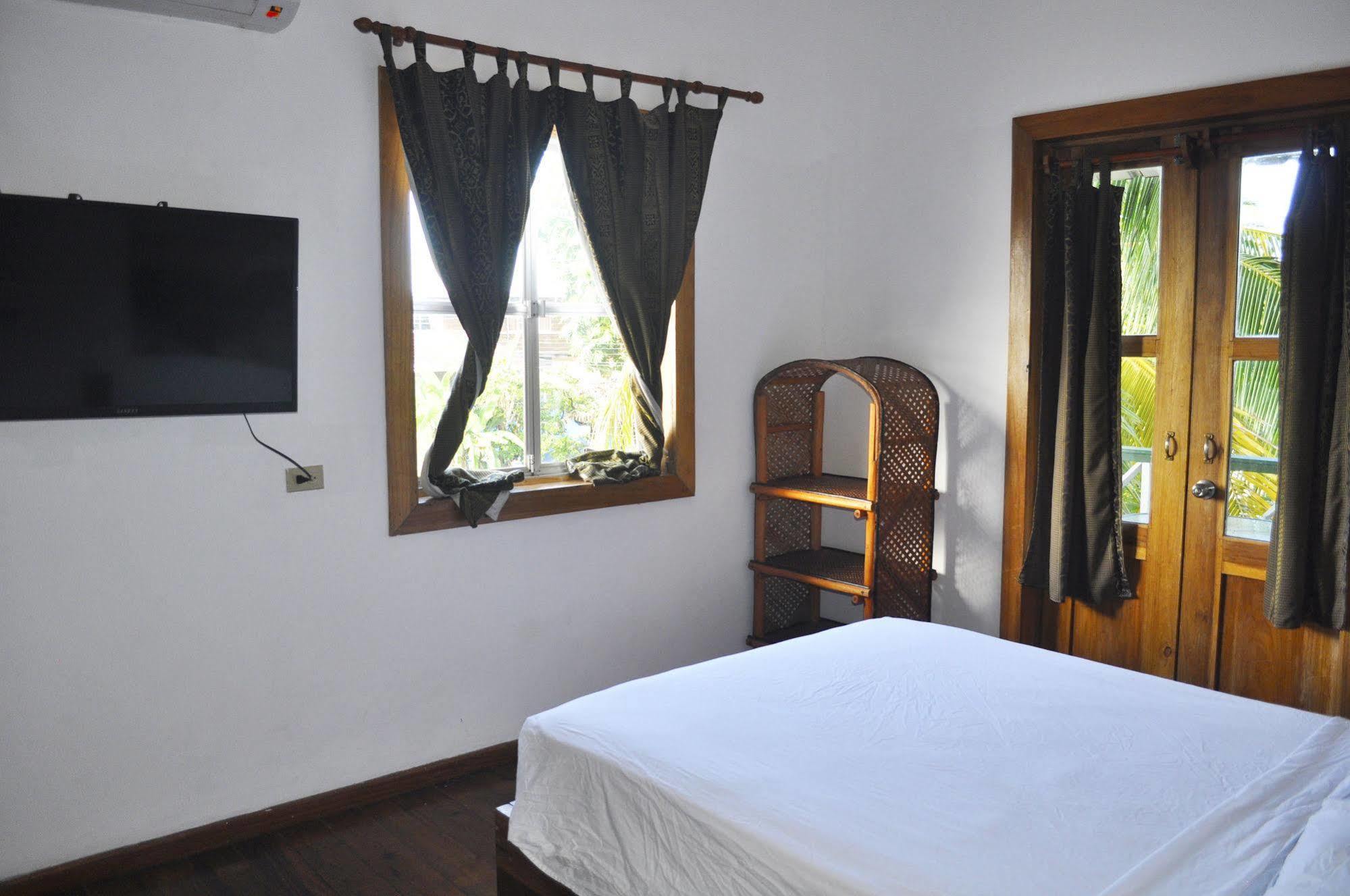 Hotel Olas Bocas del Toro Exterior photo